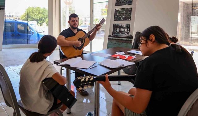 Efeler’de müzik akademisi kursları başlıyor