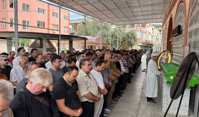 Nazilli'de hüzünlü pazar: Emekli öğretmen Doğan gözyaşlarıyla uğurlandı