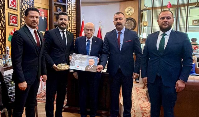 Cihangiroğlu’ndan Bahçeli'ye hediye
