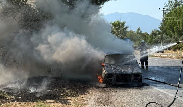 Karacasu'da otomobil yangını