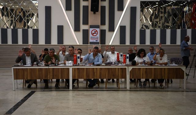 Kuşadası Belediye meclisi önemli karar maddeleriyle toplandı