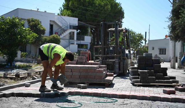 Kuşadası’nda yollar yenileniyor