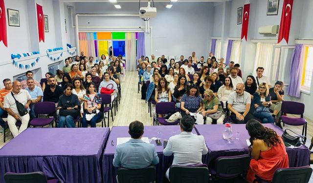 Kuşadası'nda norm fazlası öğretmenler toplantıda buluştu