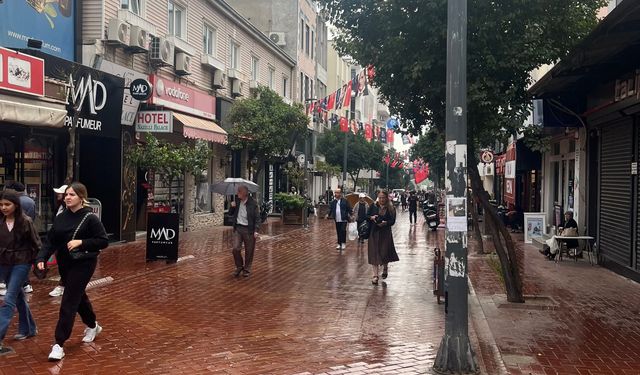 Nazilli’de elektrik kesintisi çarşıyı doldurdu