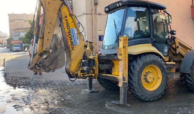 Nazilli’de ana boru patladı: Mahalleye uyarı yapıldı