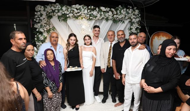 Ünlü sanatçının oğlunun mutlu günü:Nişan yüzüklerini Başkan Kaya taktı