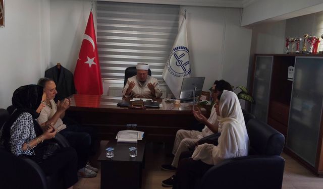 Vietnamlı genç İslam’ı seçti: Fatih adını alıp nikah masasına oturdu