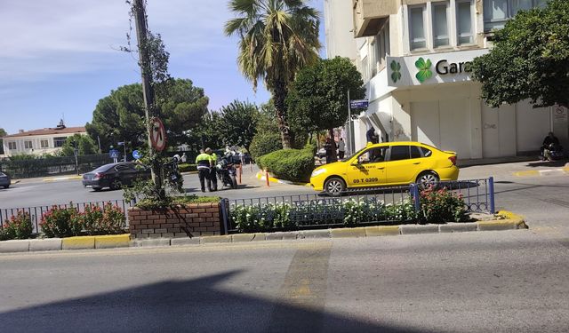 Yayalara yol verdi, kazaya neden oldu