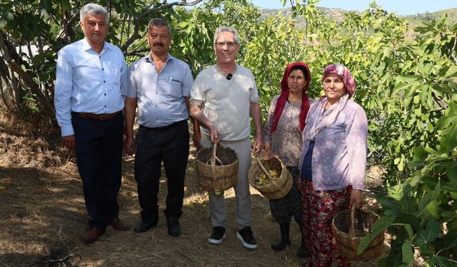 Başkan Tetik, vatandaşlarla bir araya geldi
