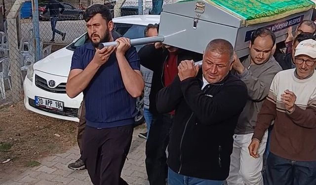 Annesi defnedildikten 8 saat sonra vefat eden Tayfun, Karacasu'da toprağa verildi