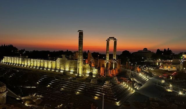Apollon Tapınağı sonbaharda da ziyaretçilerini ağırlıyor