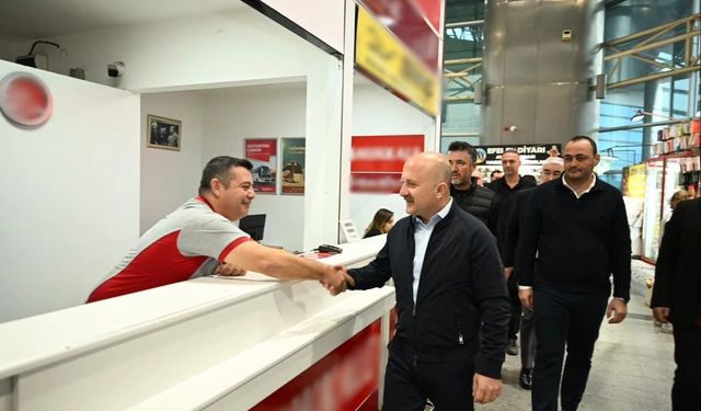 Aydın Valisi Varol, otobüs terminalinde yolcularla buluştu