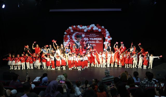 Didim Belediyesi miniklerinden Cumhuriyet Bayramı kutlaması