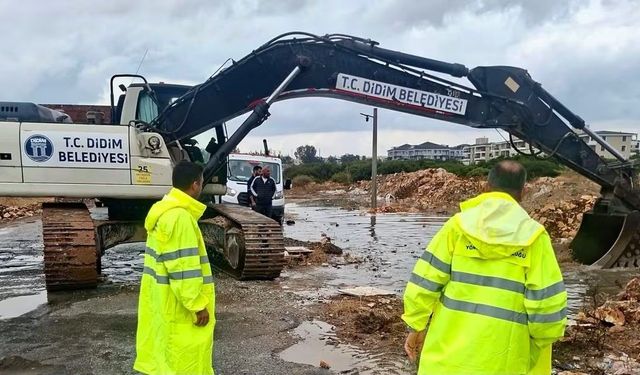 Didim Belediyesi'nden yağış sonrası sahada önlem çalışmaları