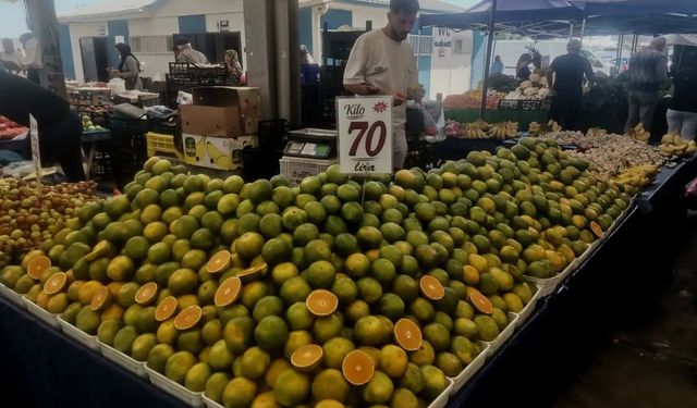 Didim Pazarı'nda mandalina bereketi: Kışın habercisi tezgahlarda yerini aldı