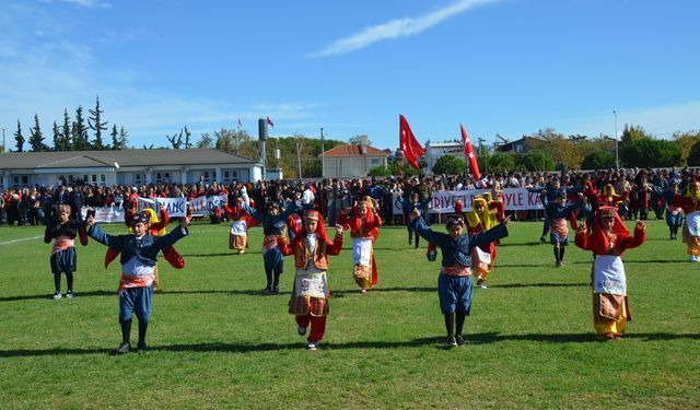 Didim’de 29 Ekim Cumhuriyet bayramı stadyumda kutlandı