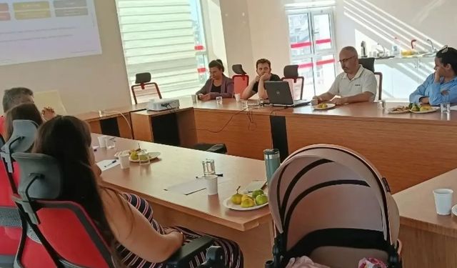 Didim’de 'Sağlıklı Anne Baba Akademisi' ilk oturumuyla başladı