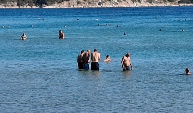 Didim'de yaz bitmedi! Ekim ayının sonunda deniz keyfi