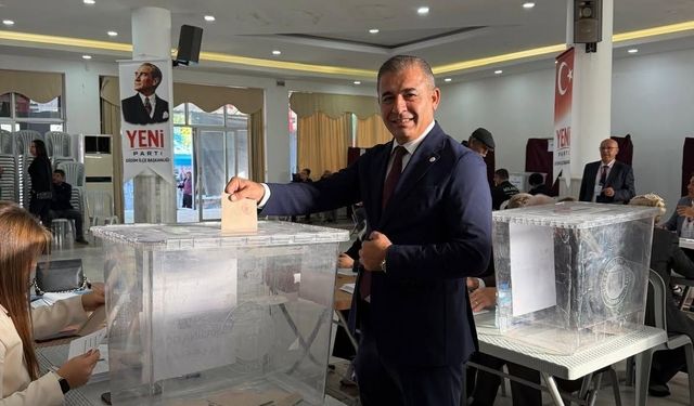Didim’de Yeni Parti üyeleri İl başkanlığı ön seçimi için sandıkta