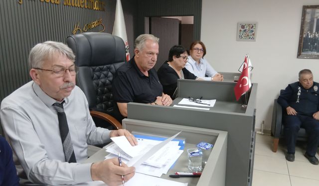 Karacasu Belediyesine 2 yeni araç alımı oy birliğiyle kabul edildi