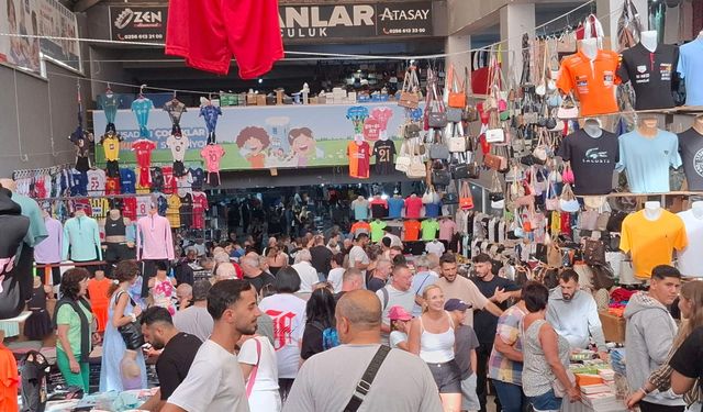 Kuşadası semt pazarında kış mesaisi başladı