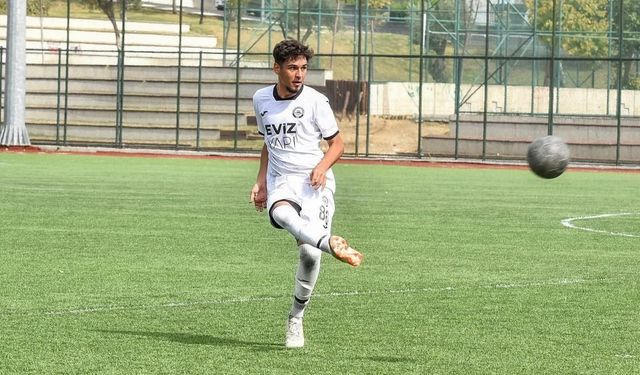 Kuşadasıspor'lu genç stoper Nazilli Genç Yamalakspor'a uçtu