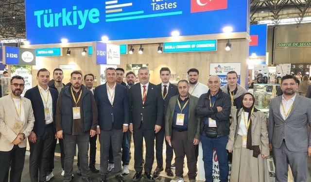 Nazilli'den Paris'te gövde gösterisi : Türkiye'den tek katılan Nazilli Ticaret Odası oldu