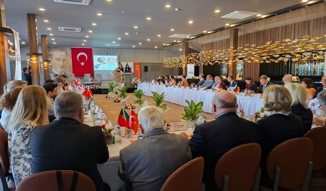 Uluslararası hukuk dünyası Ege'nin kalbi Kuşadası'nda buluştu