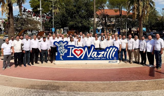 Nazilli bembeyaz! Akgün ve ekibi değişim için yürüdü