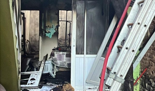Nazilli’de 86 yaşındaki adamın evi alevlere teslim oldu! Elektrikli battaniye iddiası