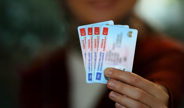 Ehliyetinde bu kod bulunanlar dikkat! Sağlık kontrolü gerekebilir