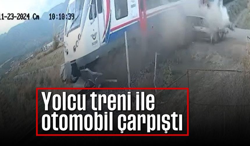 Yolcu treni ile otomobil çarpıştı