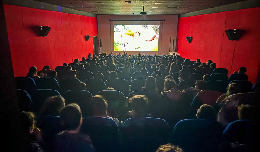 Başkan Kaya'dan çocuklara karne hediyesi