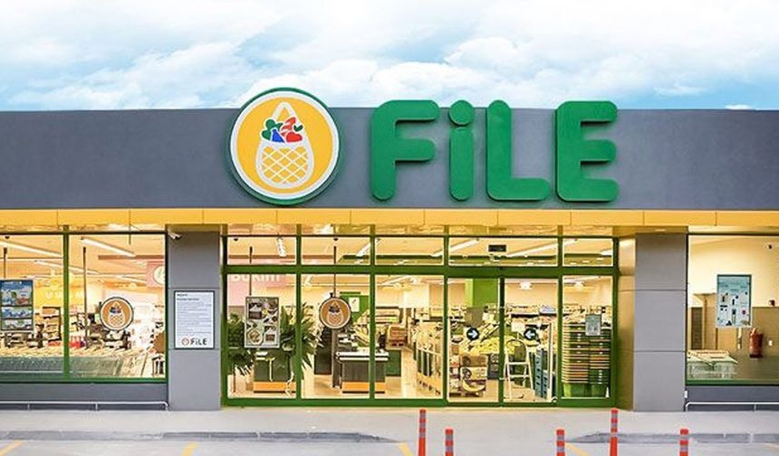 Türkiye’nin önde gelen perakende zincirlerinden BİM, bünyesinde faaliyet gösteren FİLE marketlerini bağımsız bir şirket haline getirmek için harekete geçti. Sürece ilişkin detaylar, Kamuoyu Aydınlatma Platformu’na (KAP) yapılan açıklamayla kamuoyuyla paylaşıldı.