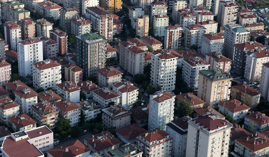 Bu karar, apartman yaşamında ve site içi düzenlemelerde önemli yankı uyandırdı. Vatandaşlar, "Gürültü yapan komşu kaç para ceza öder?" gibi sorulara yanıt aramaya başladı.
