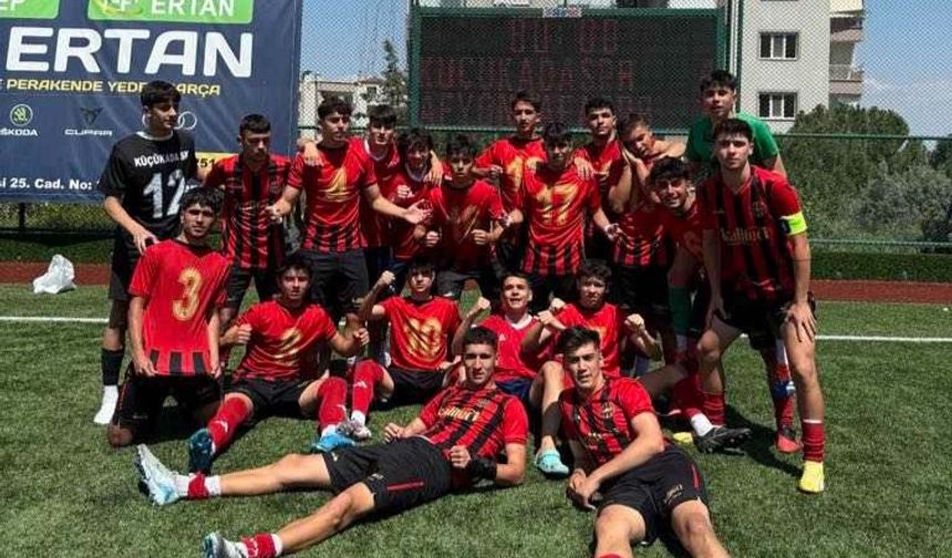 Küçükada Spor'lu gençler yeşil sahaya yine iddialı giriyor