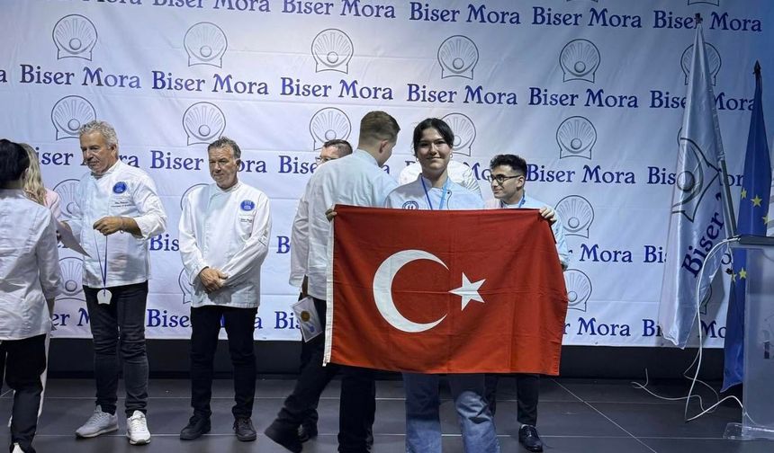 Kuşadası ADÜ 'Biser Mora'da gururumuz oldu