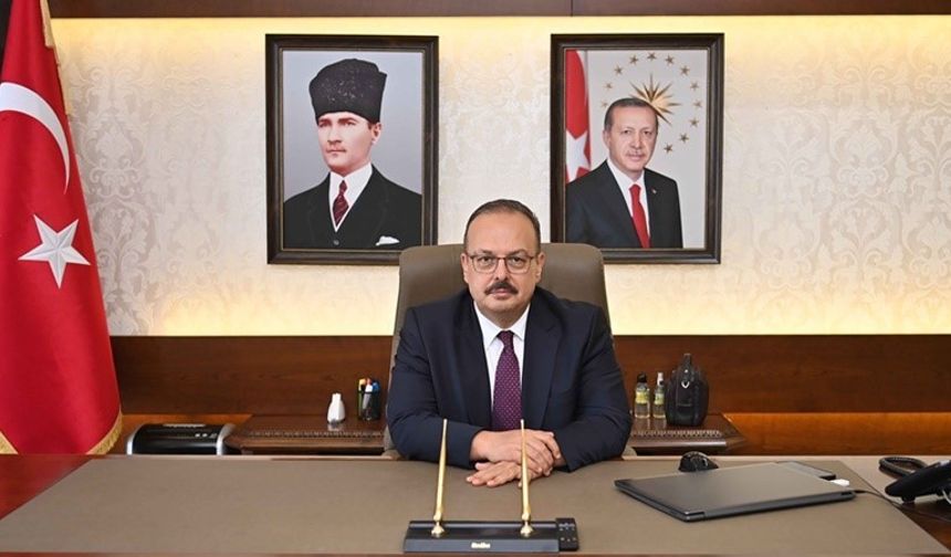 Aydın Valisi Canbolat: "Cumhuriyetimizin teminatı gençlerimizdir"