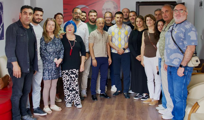 Başkan Günel Kuşadası Gazeteciler Derneği'ni ziyaret etti