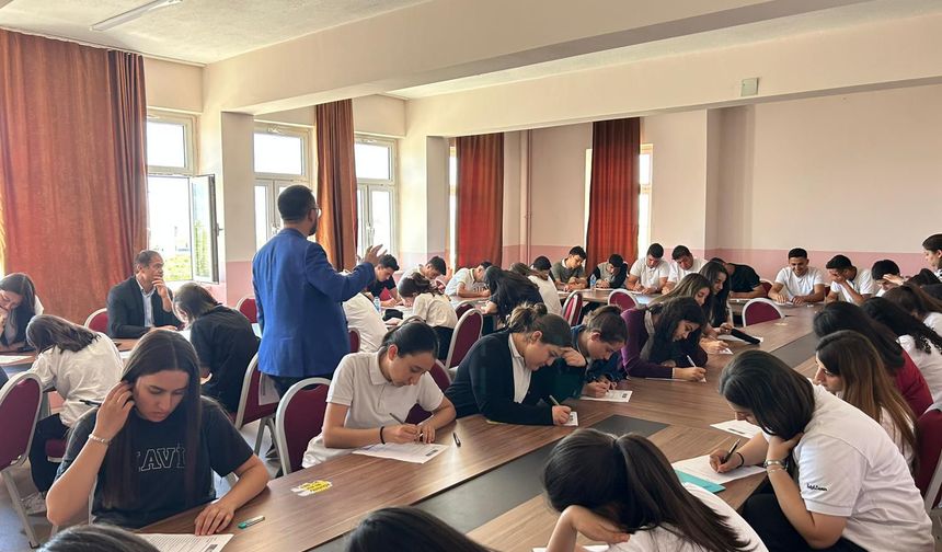“Binbir Renk Binbir Meslek” etkinliği, gençlere ilham verdi