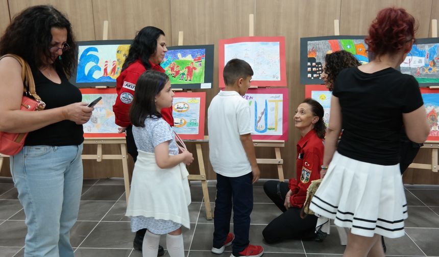 Çocuklar 'AKUT kahramanları'yla sergide buluştu