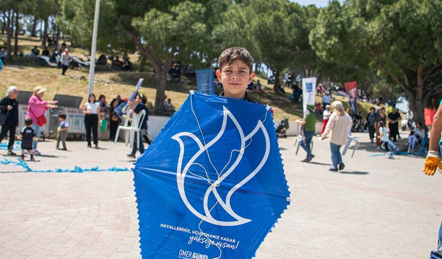 Kuşadalı çocuklar Hıdırellez'i doyasıya yaşadı