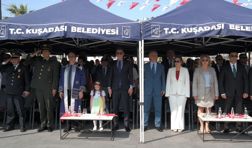 Kuşadası'nda coşkulu 19 Mayıs kutlaması