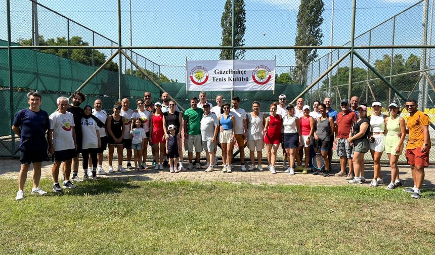 Aydınlı tenisseverler, İzmir’de: Dostluk köprüsü kurdular