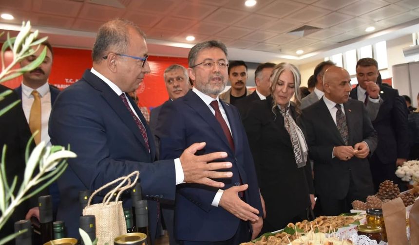 Bakan Yumaklı, Aydın incirinin tadına doyamadı