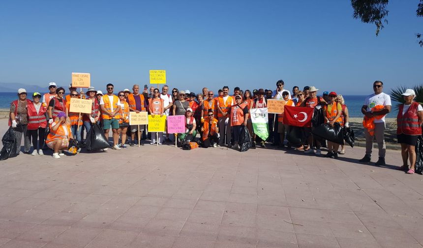 Kuşadası ''Dünya Çevre Günü''nde tek yürek oldu