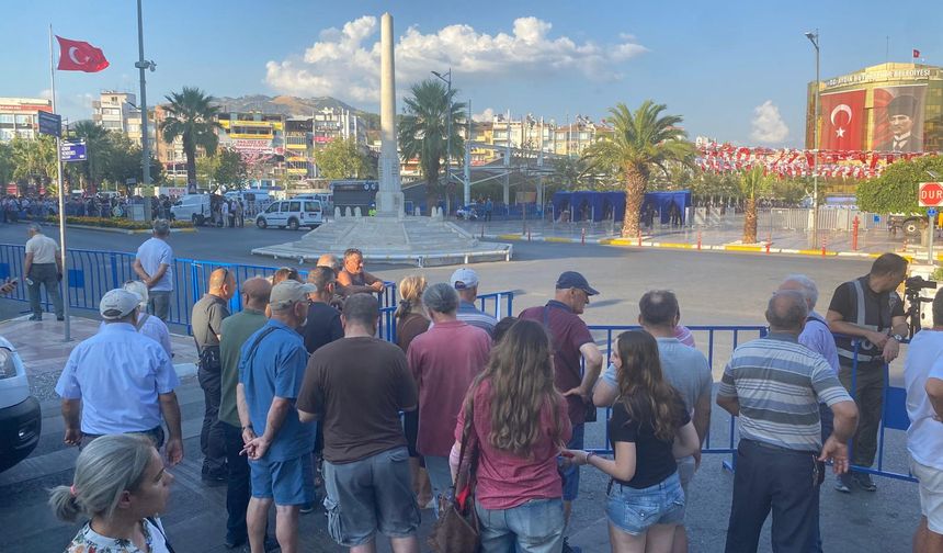 Aydın, mitinge hazır: Vatandaşlar, partililer toplanıyor