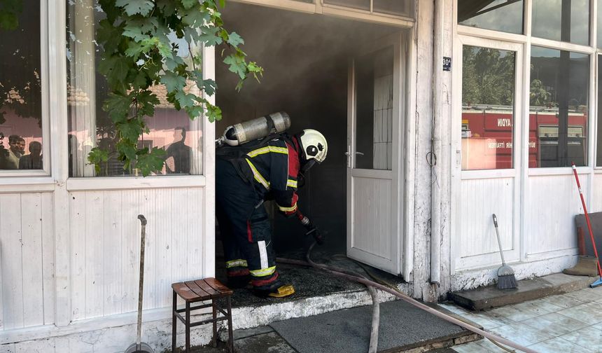 Nazilli'de ekmek fırınından dumanlar yükseldi