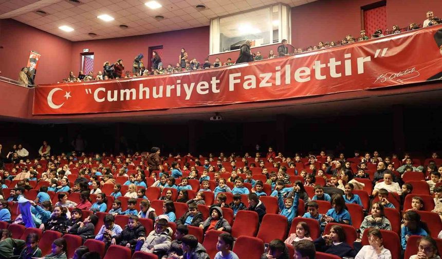 Başkan Çerçioğlu, çocukları tiyatro ile buluşturdu
