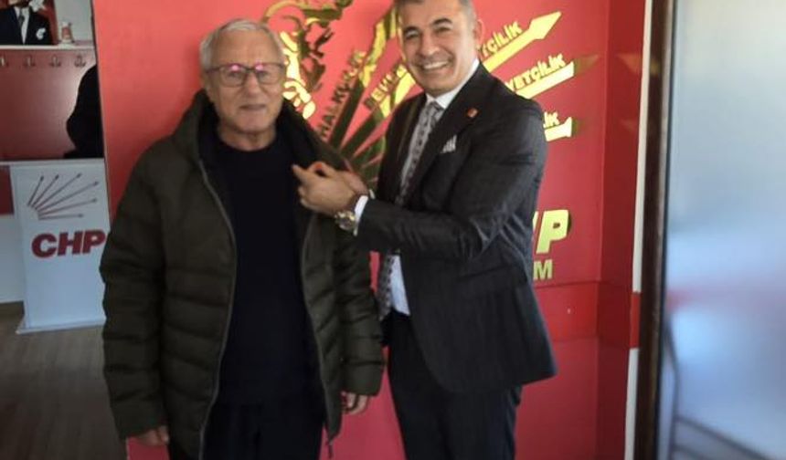 Didim CHP’de yeni üyelere rozet takıldı